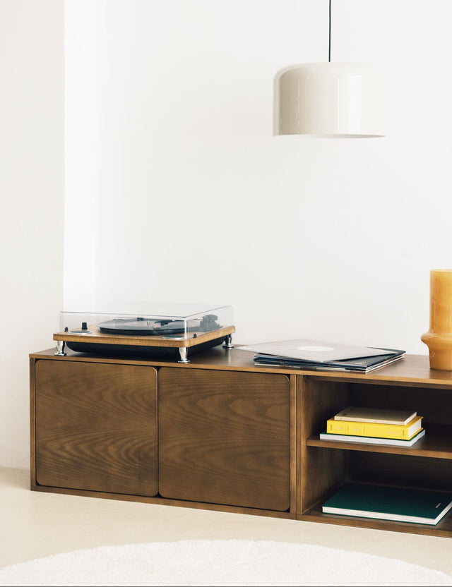 Vinilo, tocadiscos y el mueble TV perfecto: cuando el sonido marca el estilo de tu salón