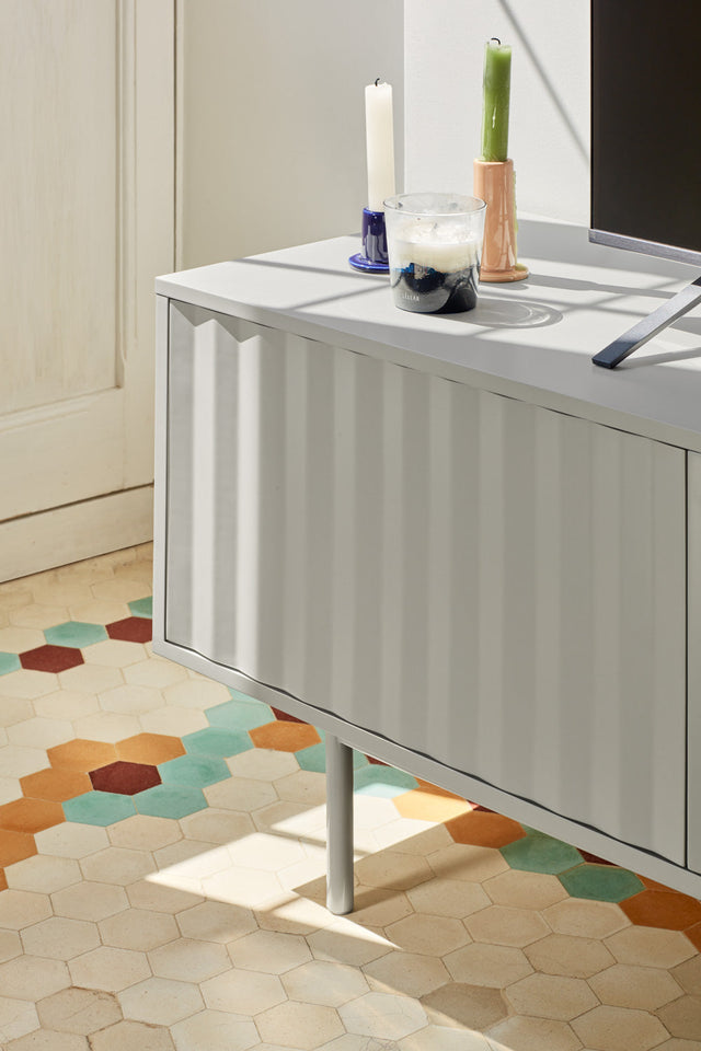 Mueble TV Sierra 140 en ambiente de estilo nórdico