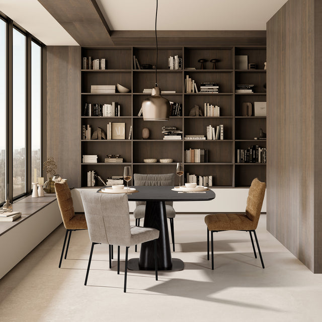 Silla de comedor Naomi Teja, en ambiente de comedor desde otro ángulo