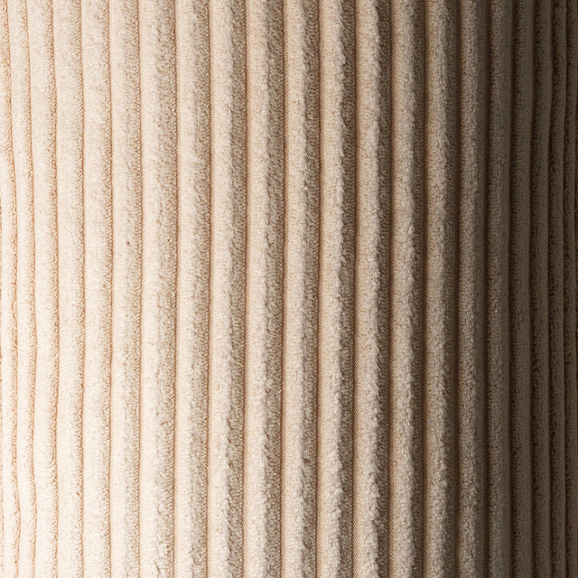 Mueble Cojín Rectangular de Pana Beige con acabado beige en ambiente de estilo nórdico