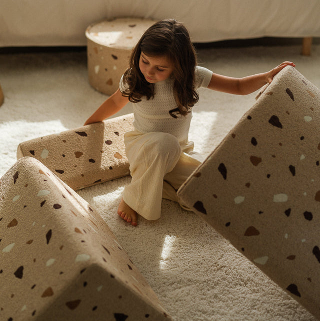 Sillón infantil tejido terrazo Luna con tejido en ambiente de estilo nórdico
